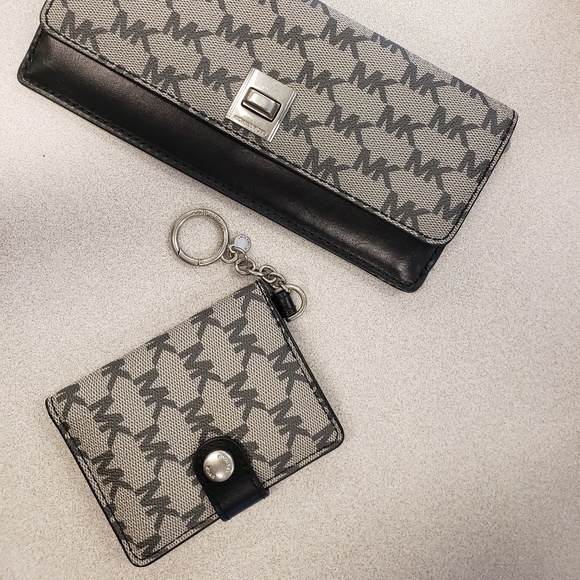 Michael Kors Black Wallet and ID Cardholder - Picture 2 of 7